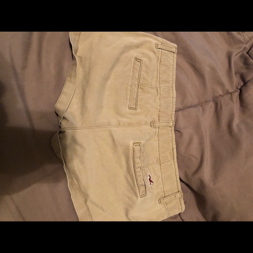 Shorts - Picture 2 of 3